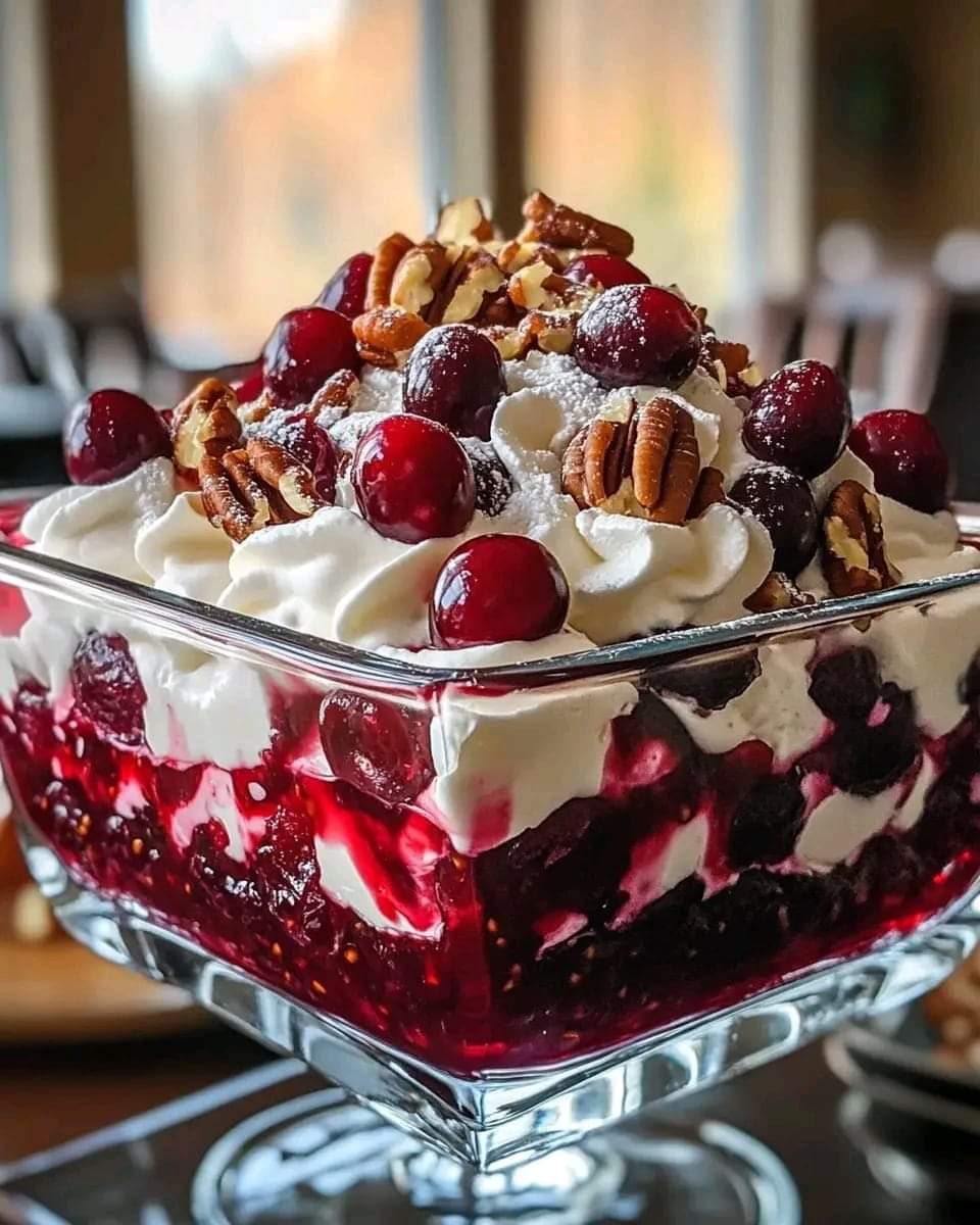 🎄 Cranberry Jello Salad with Cream Cheese Topping 🎄