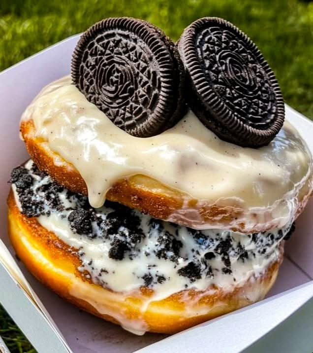 Oreo Cheesecake Stuffed Donut Burger 🍩🍪🍰✨