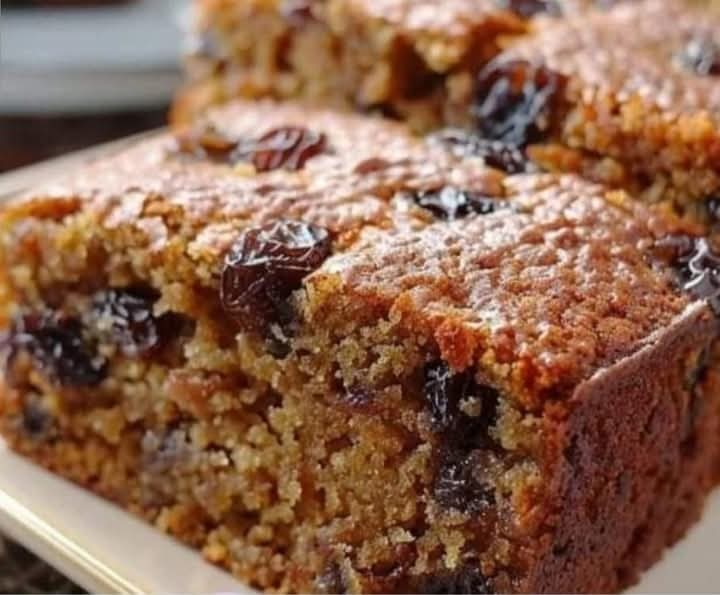 Best Old-Fashioned Raisin Cake